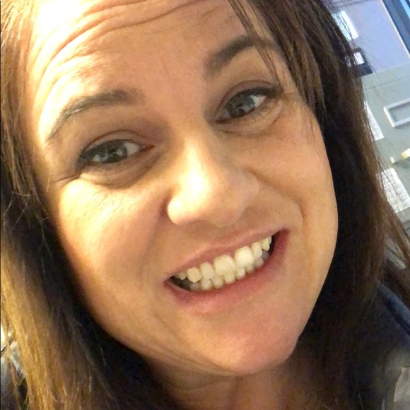 Meet your Posher, Michelle - Picture 1 of 1